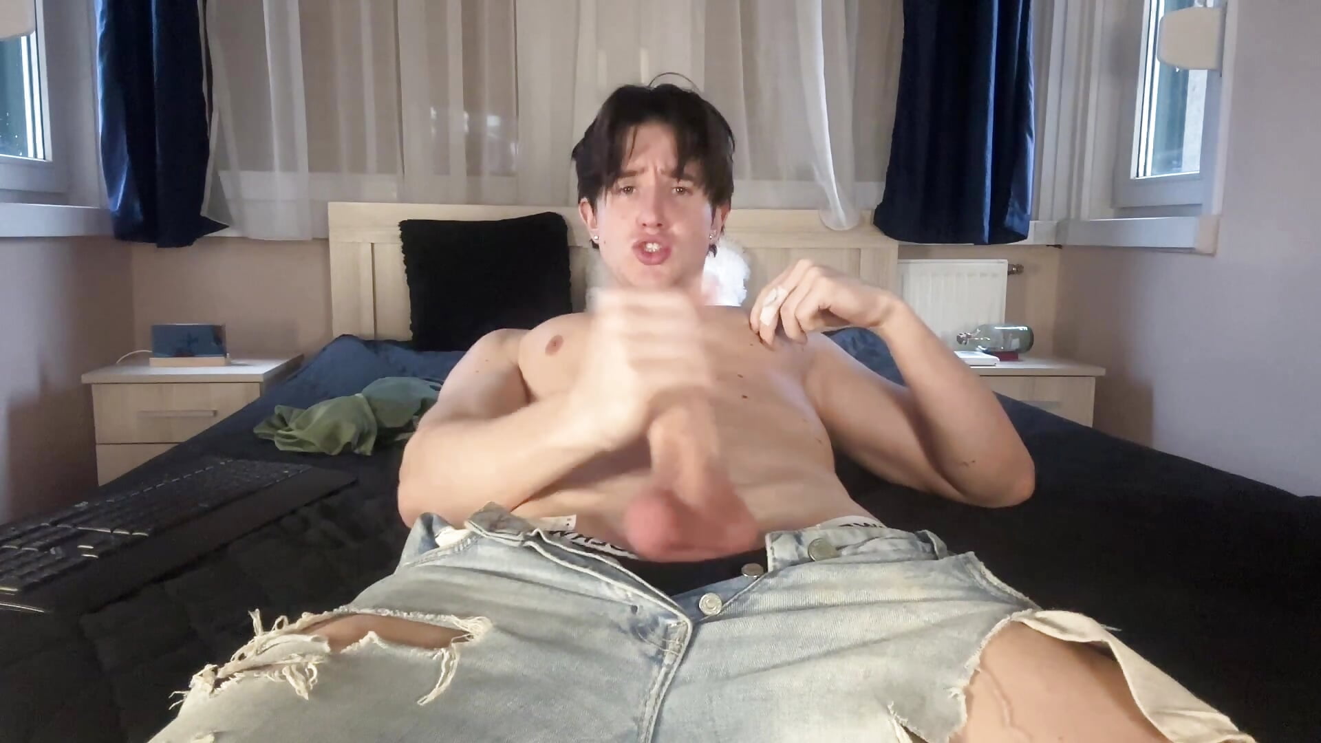 Cumming in My Ripped Jeans 😈💦