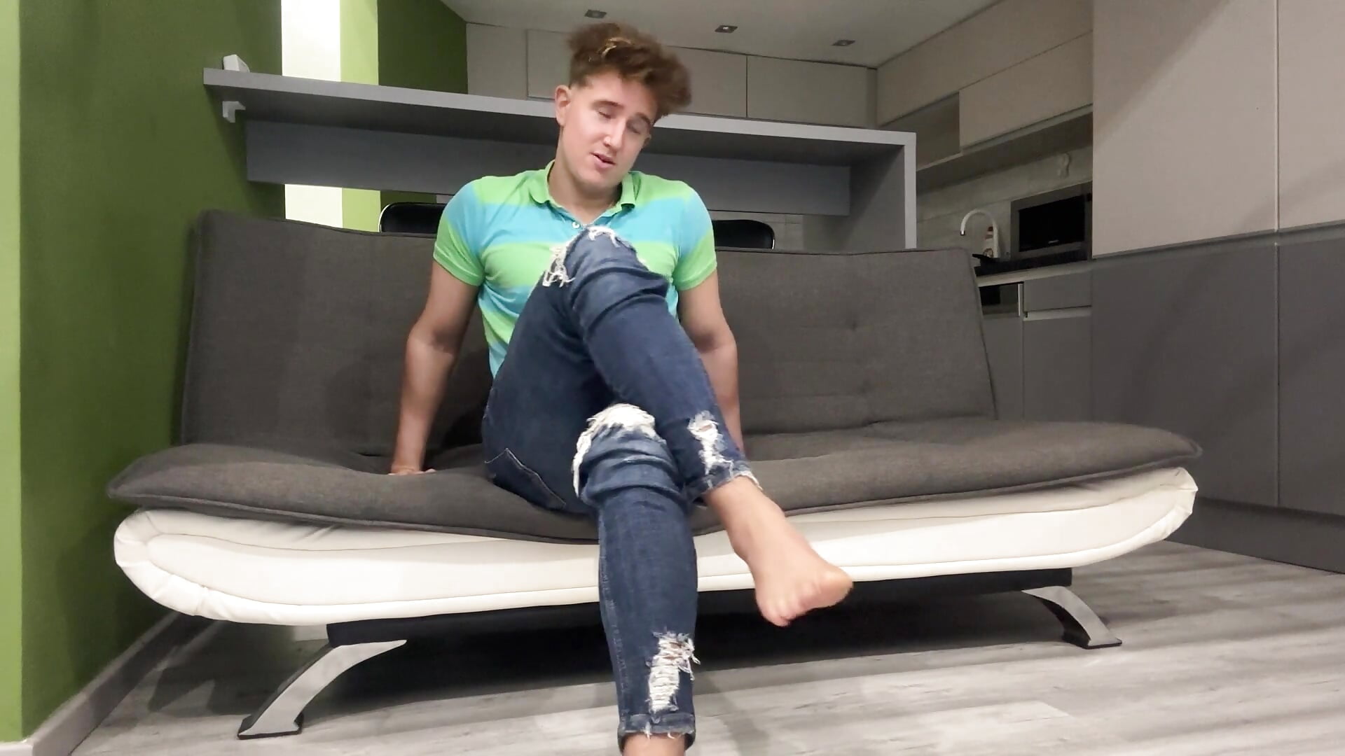 Your-Boss OWN YOU  Foot Domination－カメラキャストのChristianLevine_の動画