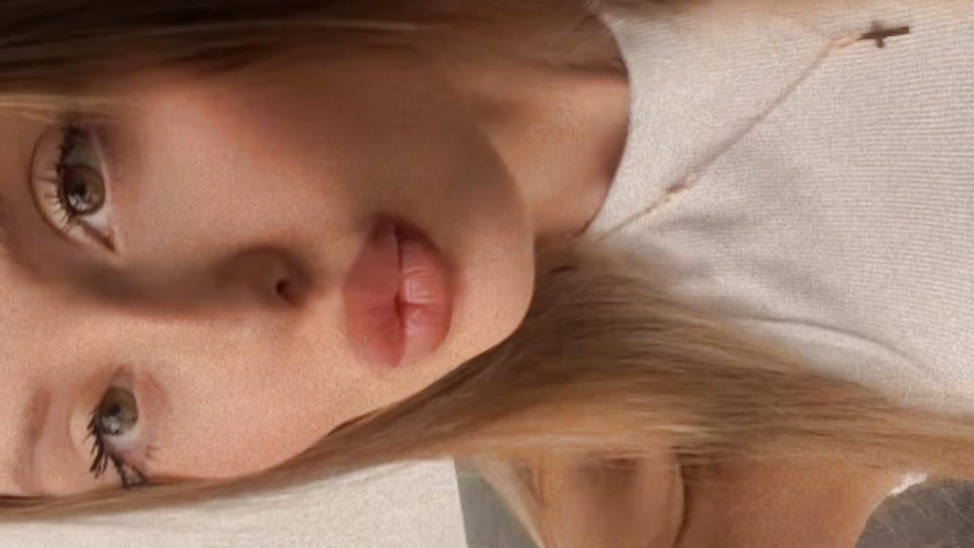 Kisses back💋 - video by Sweet__Milly cam model