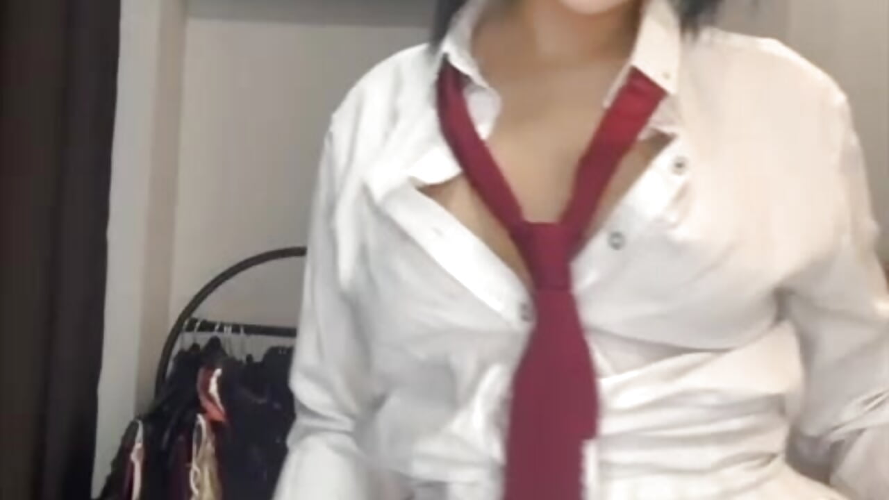 Okuldan Dönen Abla Kardeşine Veriyor Masturbasyon Yüz Açık | School Girl Face Open - Zarayuce adlı kamera modelinin videosu