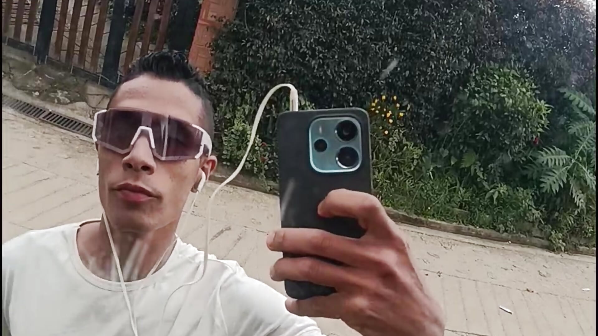 Kisses – video modela na kameri Duvimorales