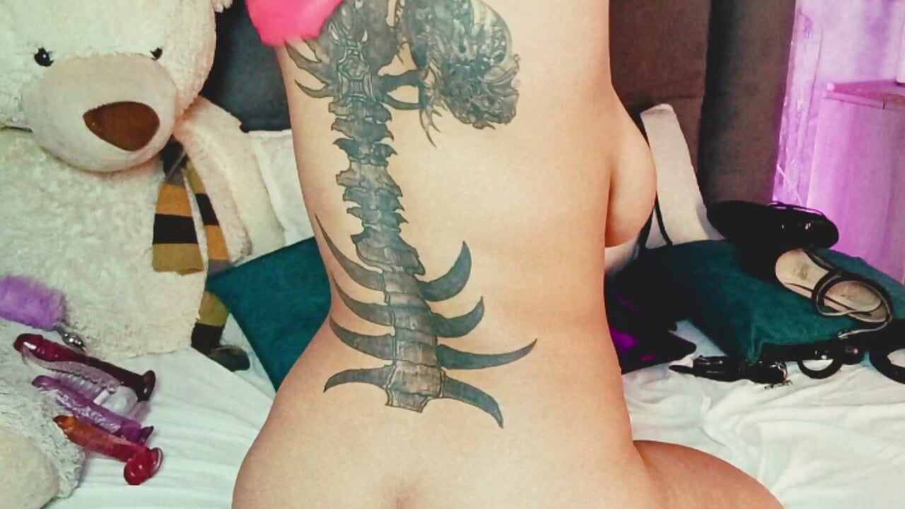 💞 - video by Evelynn cam model