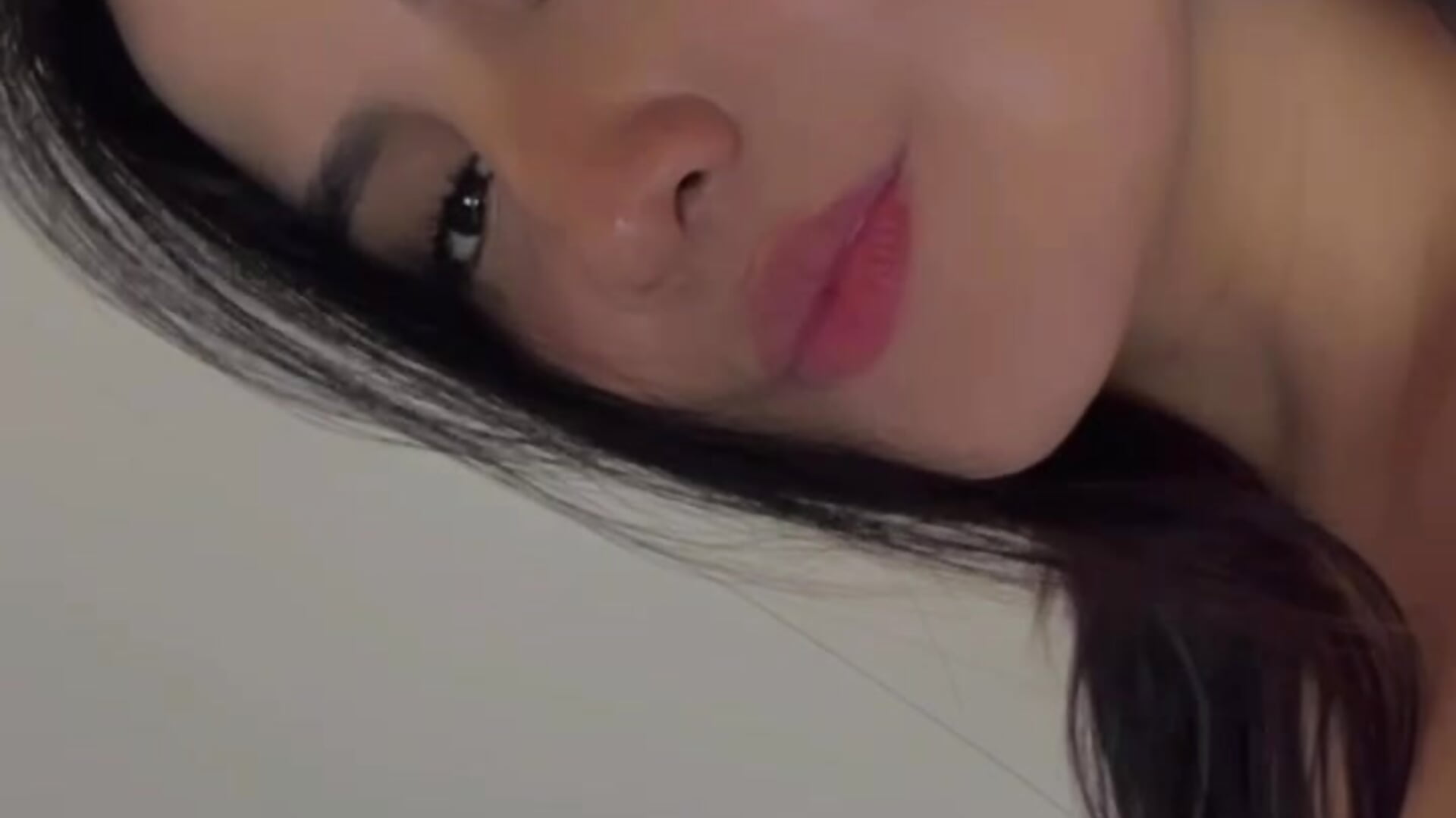 kisses to you🤭 - video by sweett_katty_ cam model