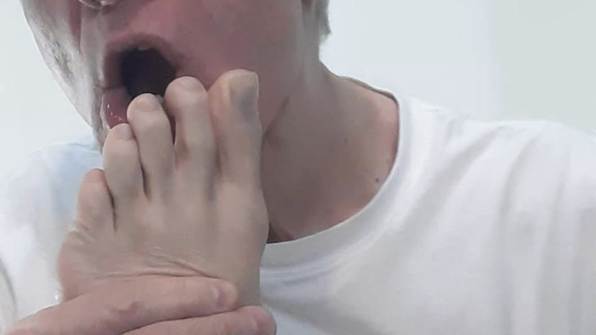 licking  fingering  feet  foot big size  toes fetish show at private chat