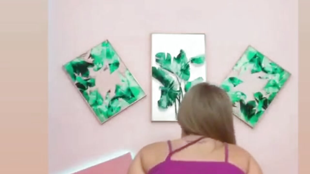 sexy dance - video by Leeromero1 cam model