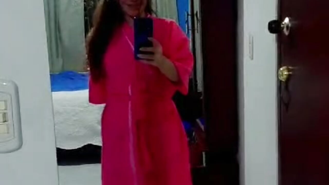 Pink is one of my favorite colors. - video by EmmaBakeer cam model