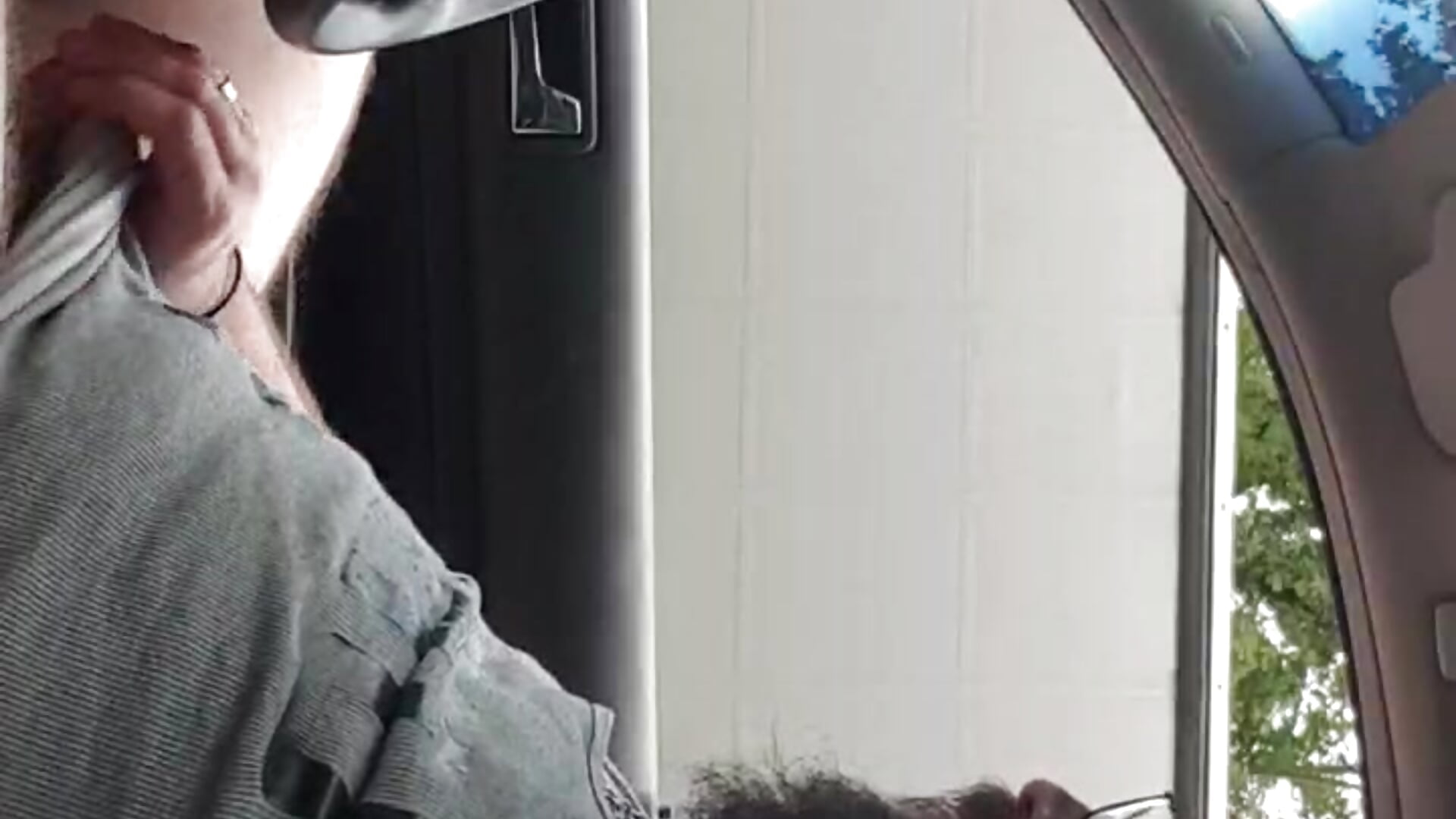 I'm an exhibitionist model. No copyright. Download, re-upload, and spread me everywhere. — filmik Lederbikerhn, modela(-lki) na kamerkach