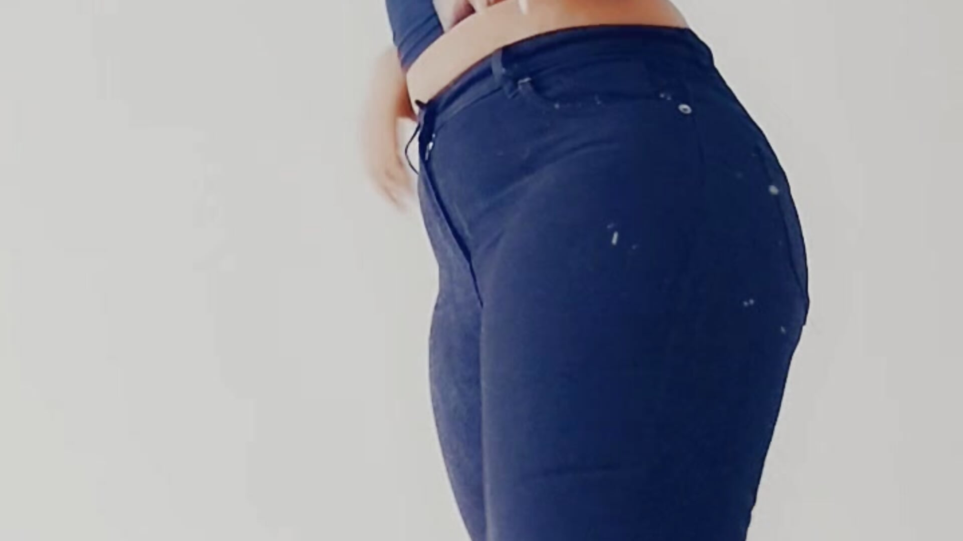 1000520662.mp4 – video af leoass cam-model