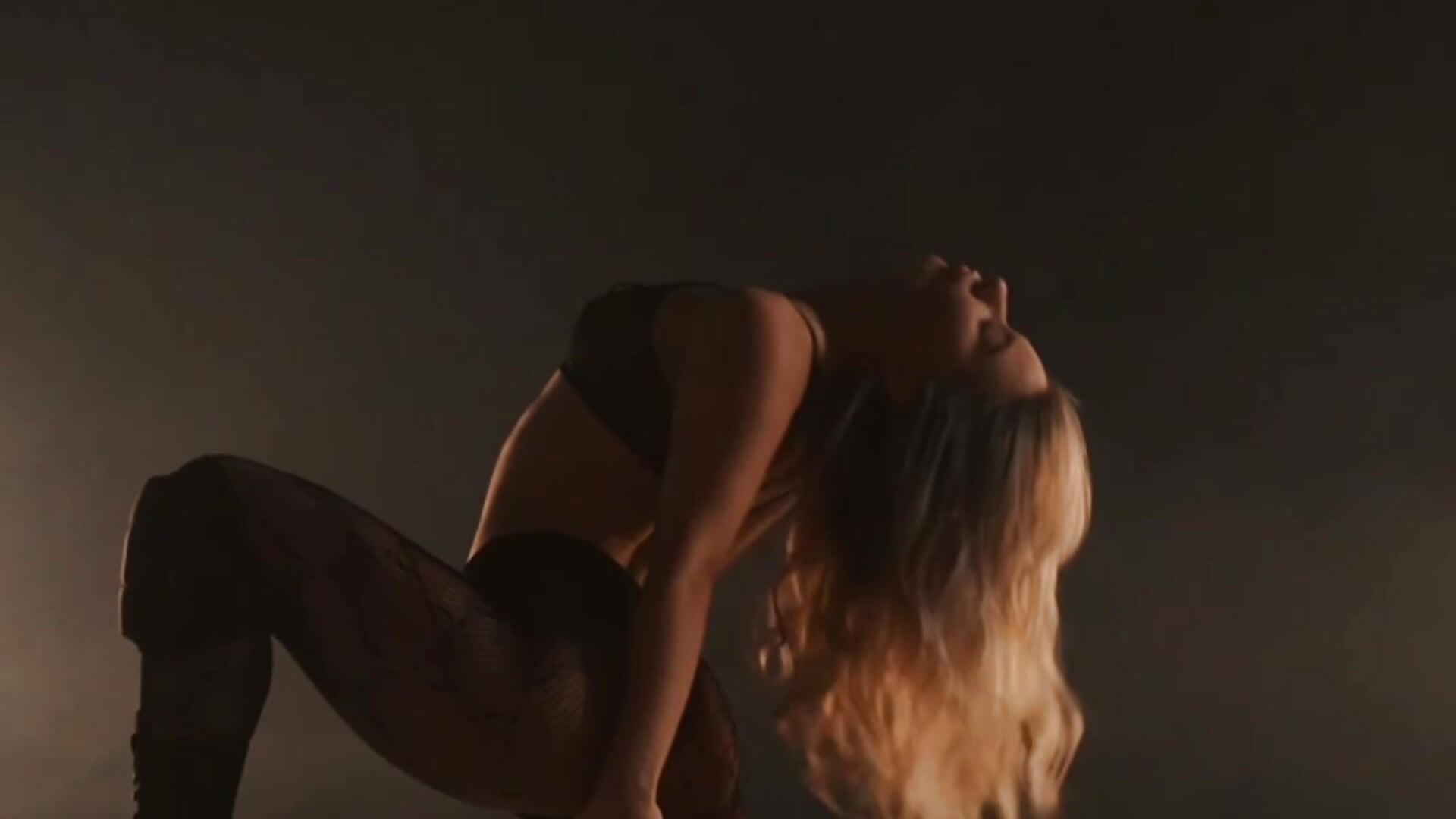 dancing – video od webkamerové modelky Haters__