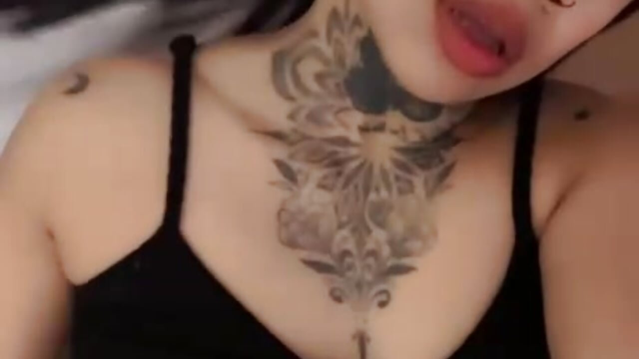 Don't let clothes be an impediment between you and me, tear them off– cattaleeyaa kameramodell videója