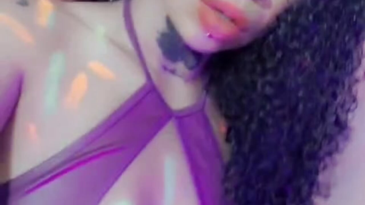 touch me in every color spot 😈– cattaleeyaa kameramodell videója