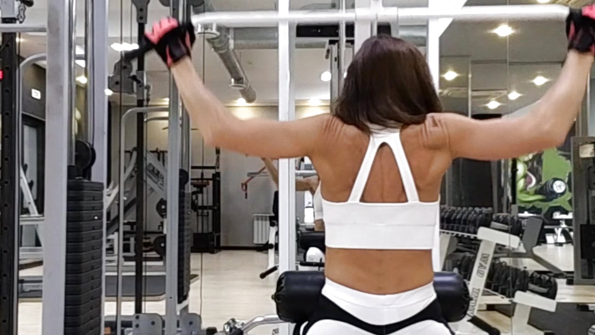 I don't just pump my butt, but my back should also look sexy❤️ - video by Adele_Rimm cam model