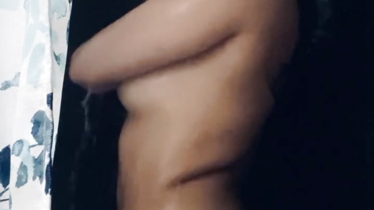 Shower with me😈