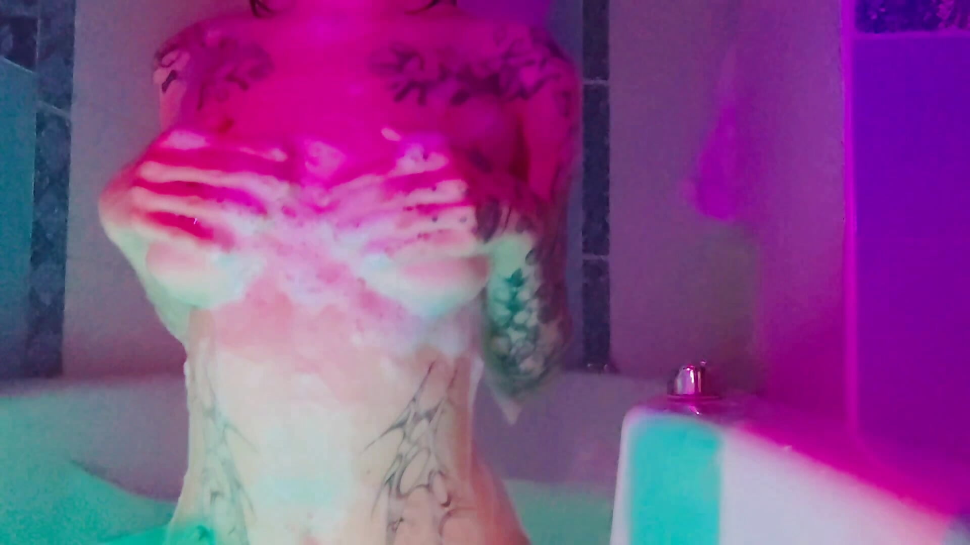 in the bath uwu