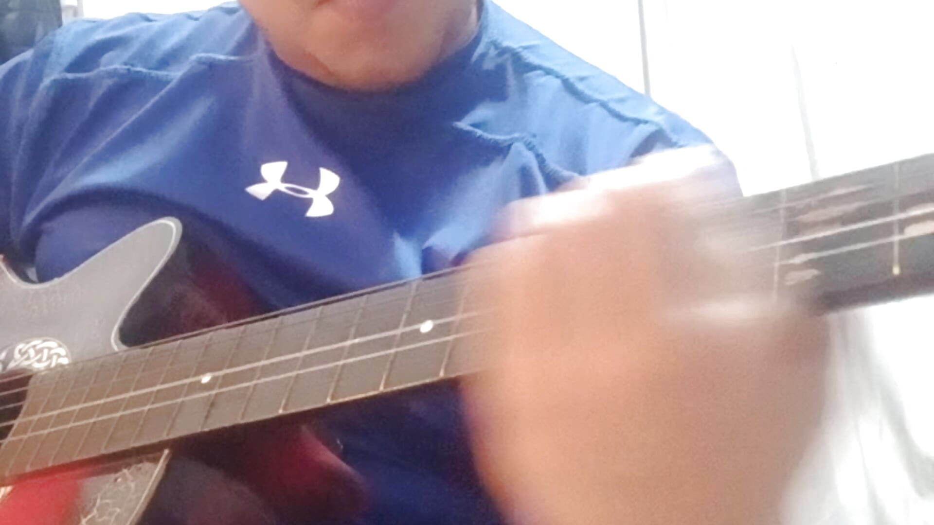 Tocando guitarra - video by SEDUCTORWOMEN cam model