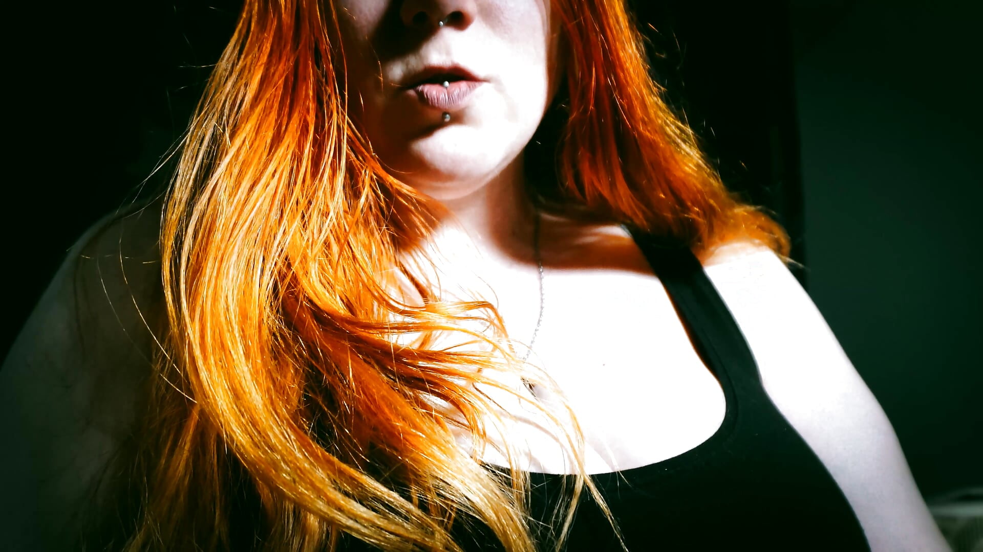 SKLAVENAUFGABE - Peinlicher Dresscode - clip cu MaraNightmare model videochat