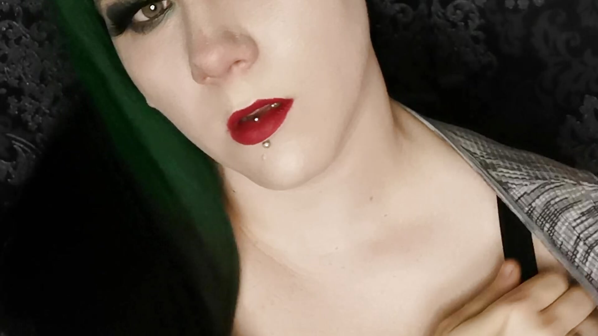 VID_20210407_112808 - clip cu MaraNightmare model videochat