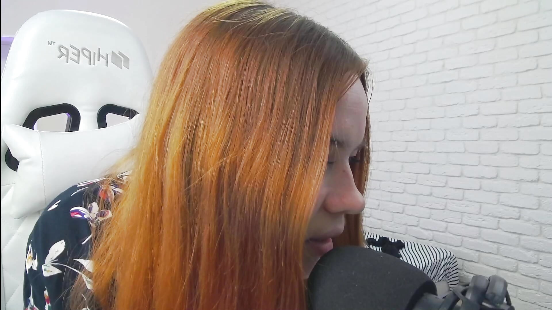 ASMR - video by Xiangling_07 cam model