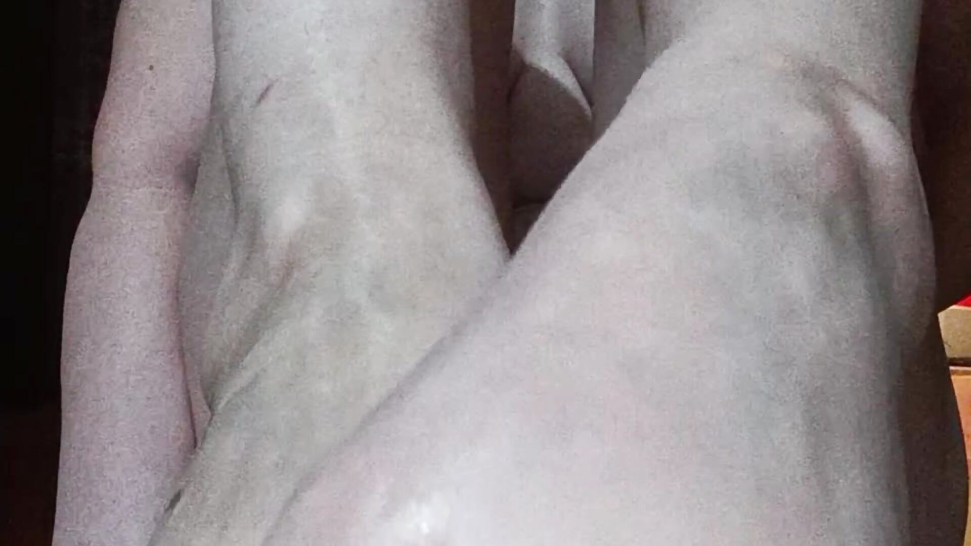 feet in oil