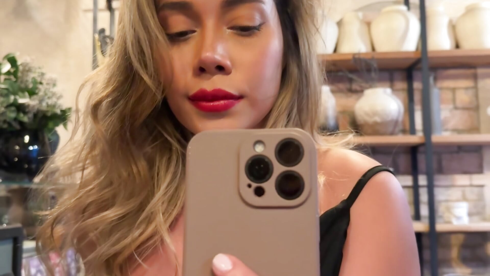 💋 - video by Condes_carmen cam model