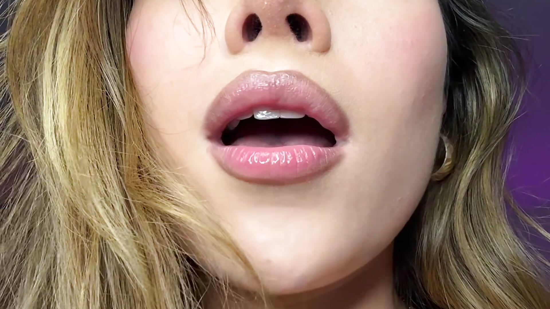 Kiiss💋 - video by Condes_carmen cam model