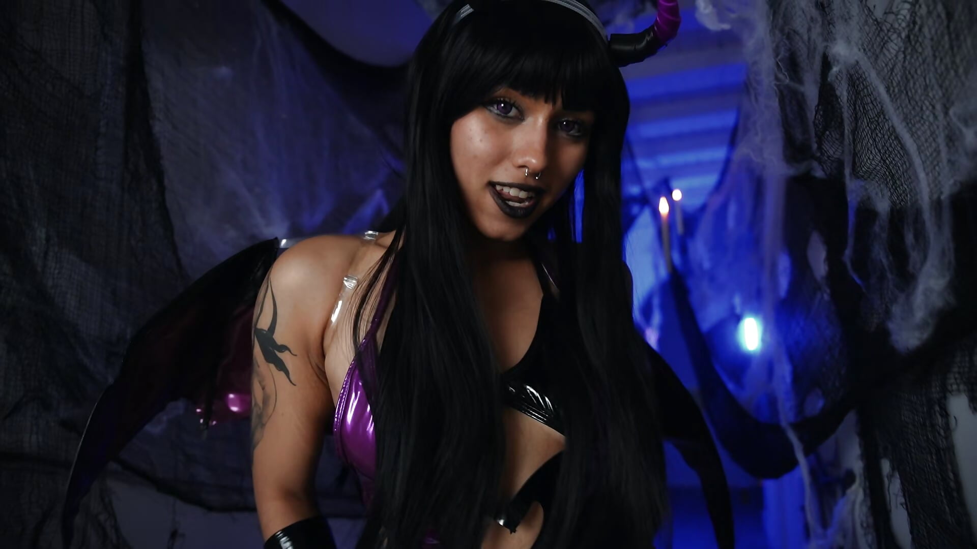 Some Halloween teasing－カメラキャストのRaven_Witch_の動画