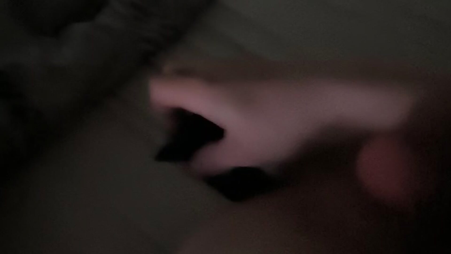Watch me getting a little anal stretching in the morning with my black dildo 💋