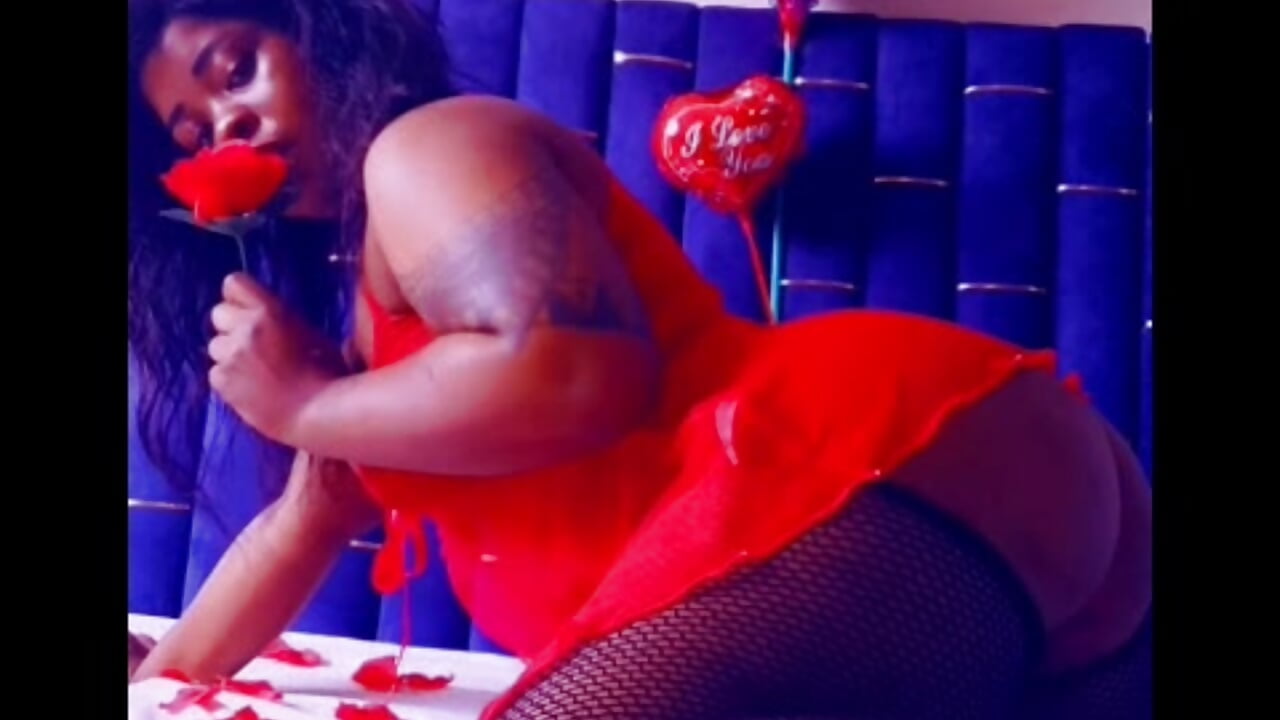 Happy Valentine to you all..love you. - video by juicybatate cam model