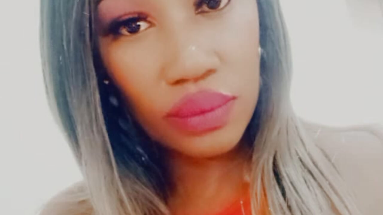 1000119535 - video by PuneeeLucee cam model