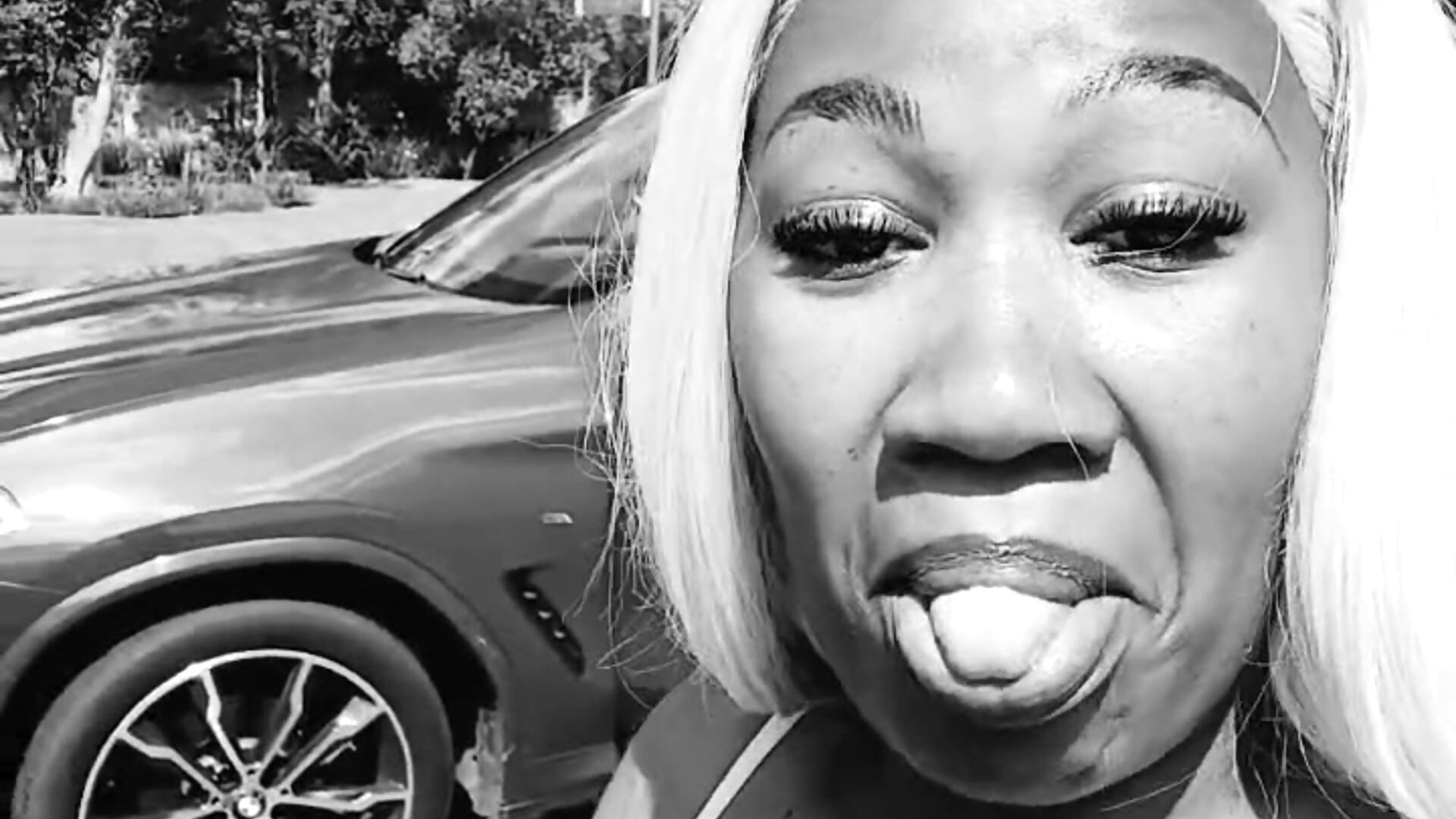 1000165422 - video by PuneeeLucee cam model