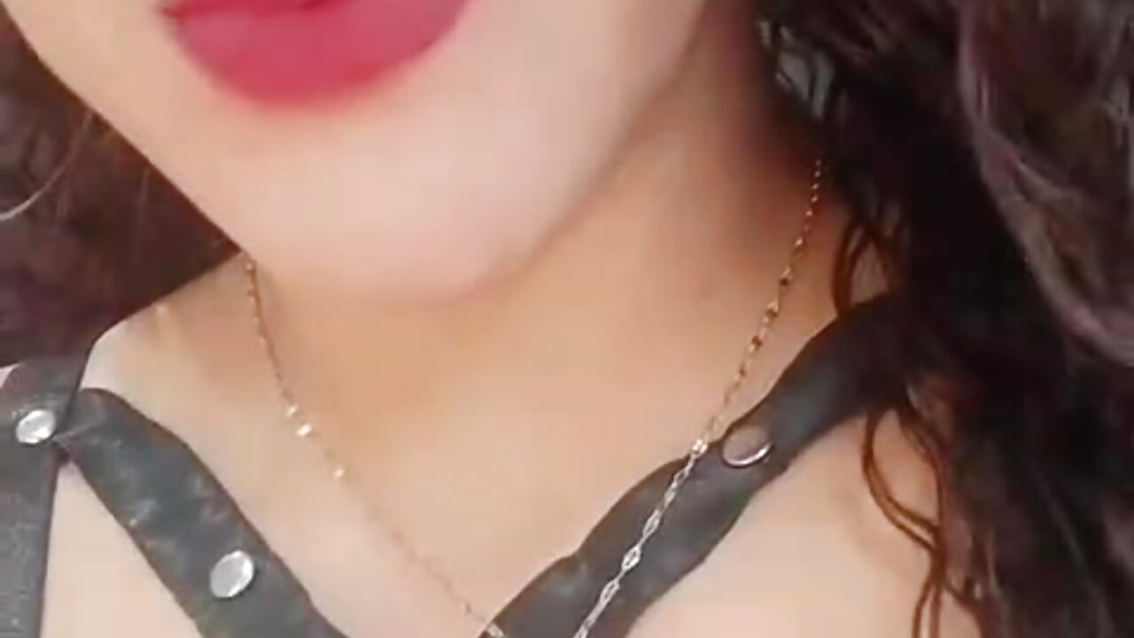 me - วิดีโอโดย Karly_Grey_s โมเดลแคม