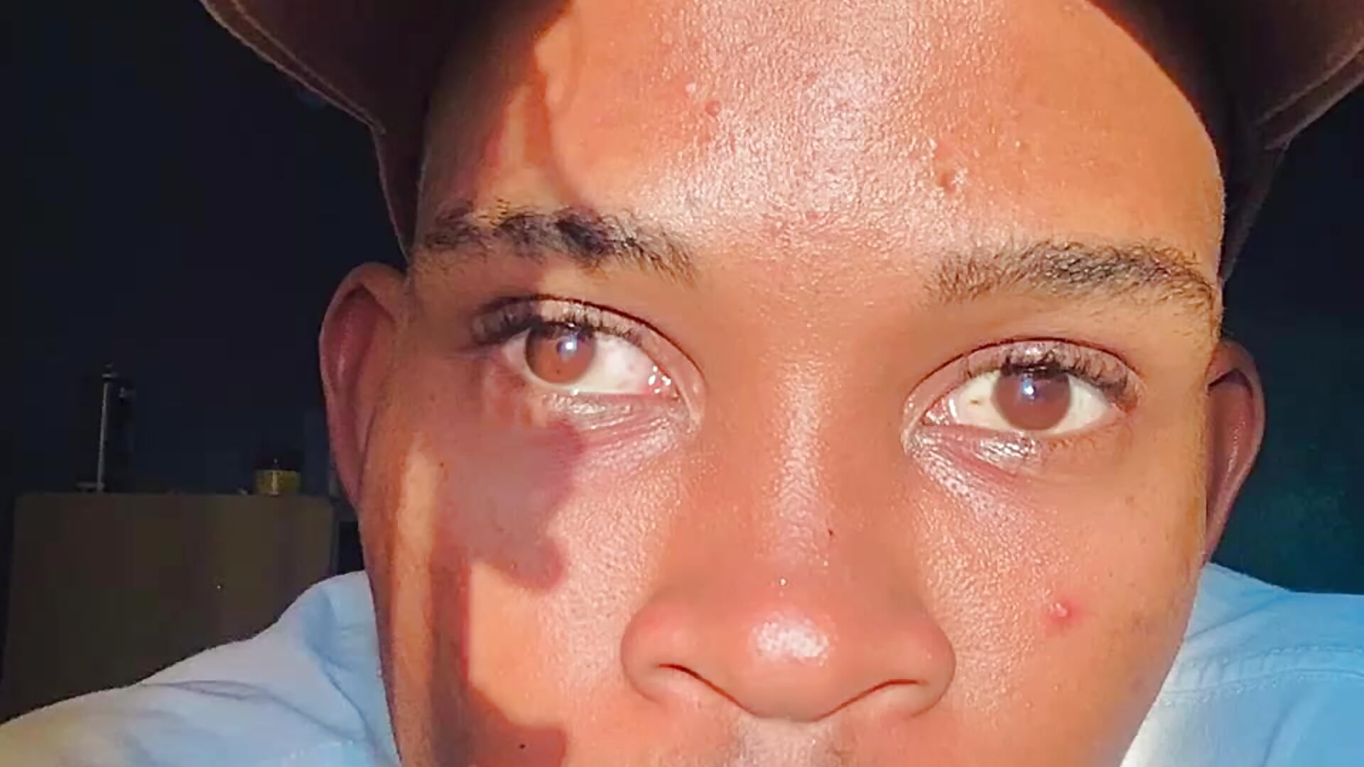 Brownskin🫀💦🫁 - video oleh MixedItem kamera model