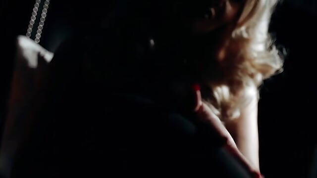 Let me amaze you - video by GinaBear cam model