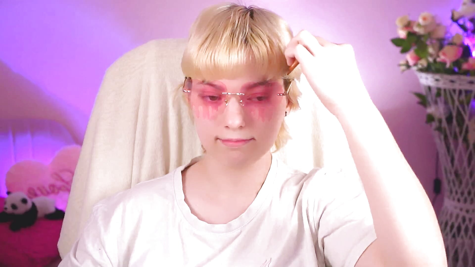 VERY dramatically doing a new hairstyle with Lana del Rey! - video by RocKStone_ cam model