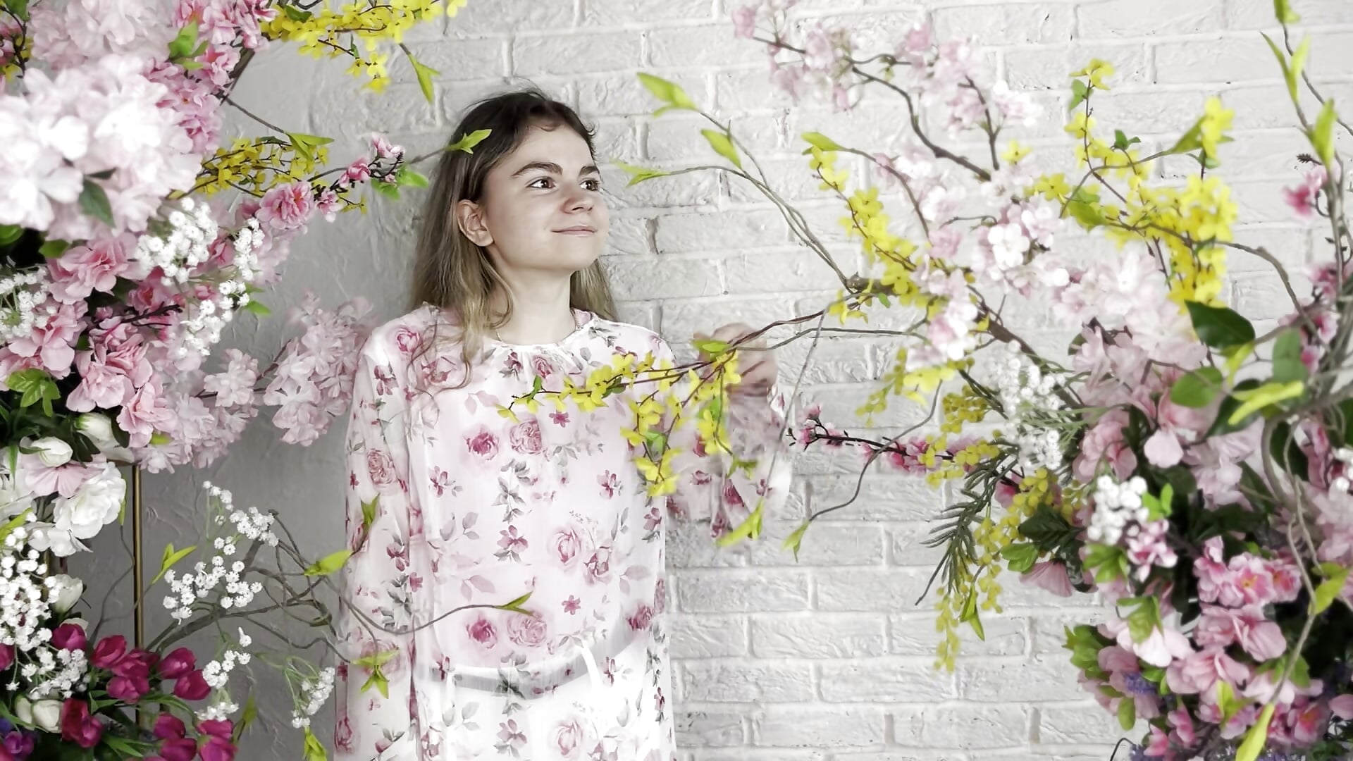 Tina - the breath of spring - vidéo du modèle de showcams TinaRedly