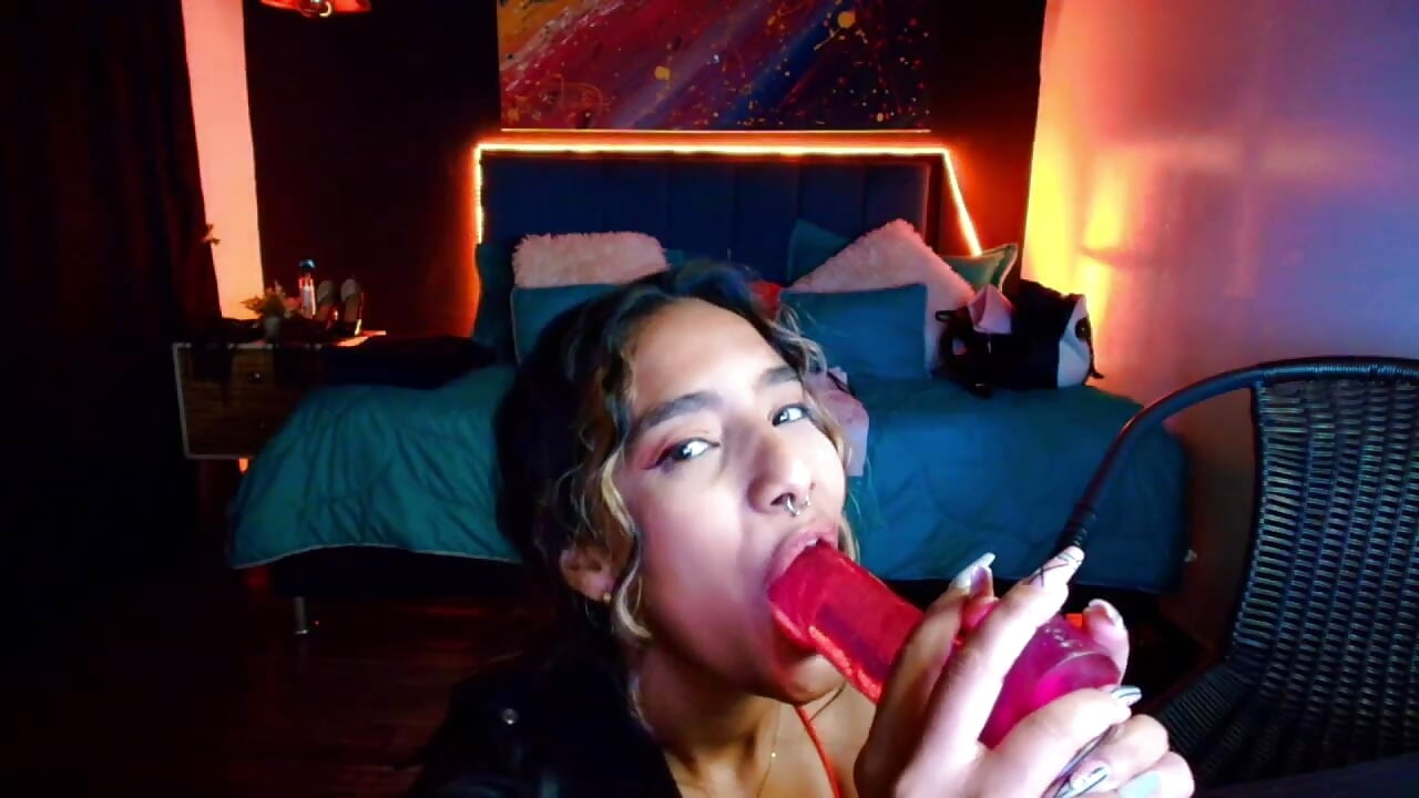 A little blowjob - megan_collins96 캠 모델의 동영상