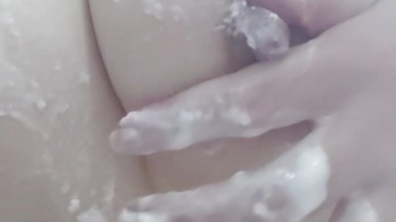 Playing with nipples and sucking cock with lots of cream 😋🤤🍦