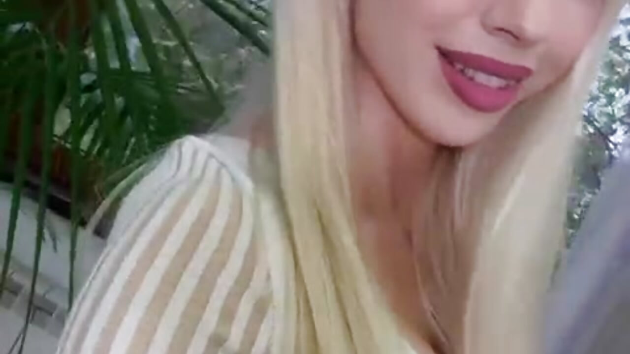 Quick Tease 😏 - video by Yanna_miana cam model