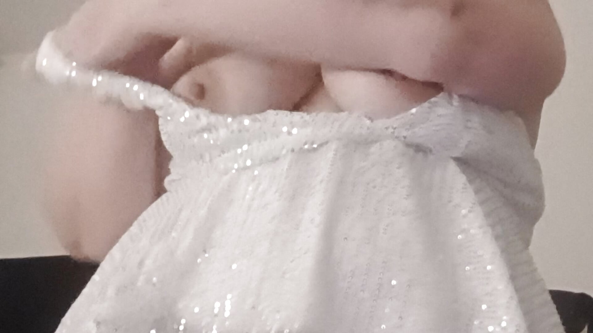 Strip and horse dildo fuck - clip cu BBW_SophiaandJoe model videochat