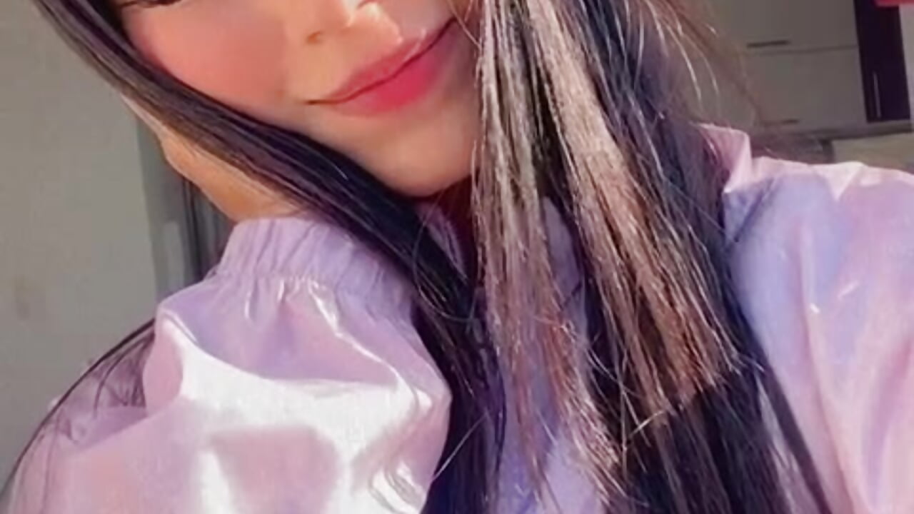 El cantar de los pájaros a primera hora de la mañana ♡ - video by miss_alice0 cam model