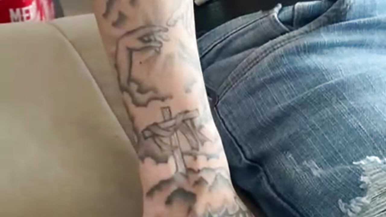 my tattoos - vidéo du modèle de showcams thiago19s