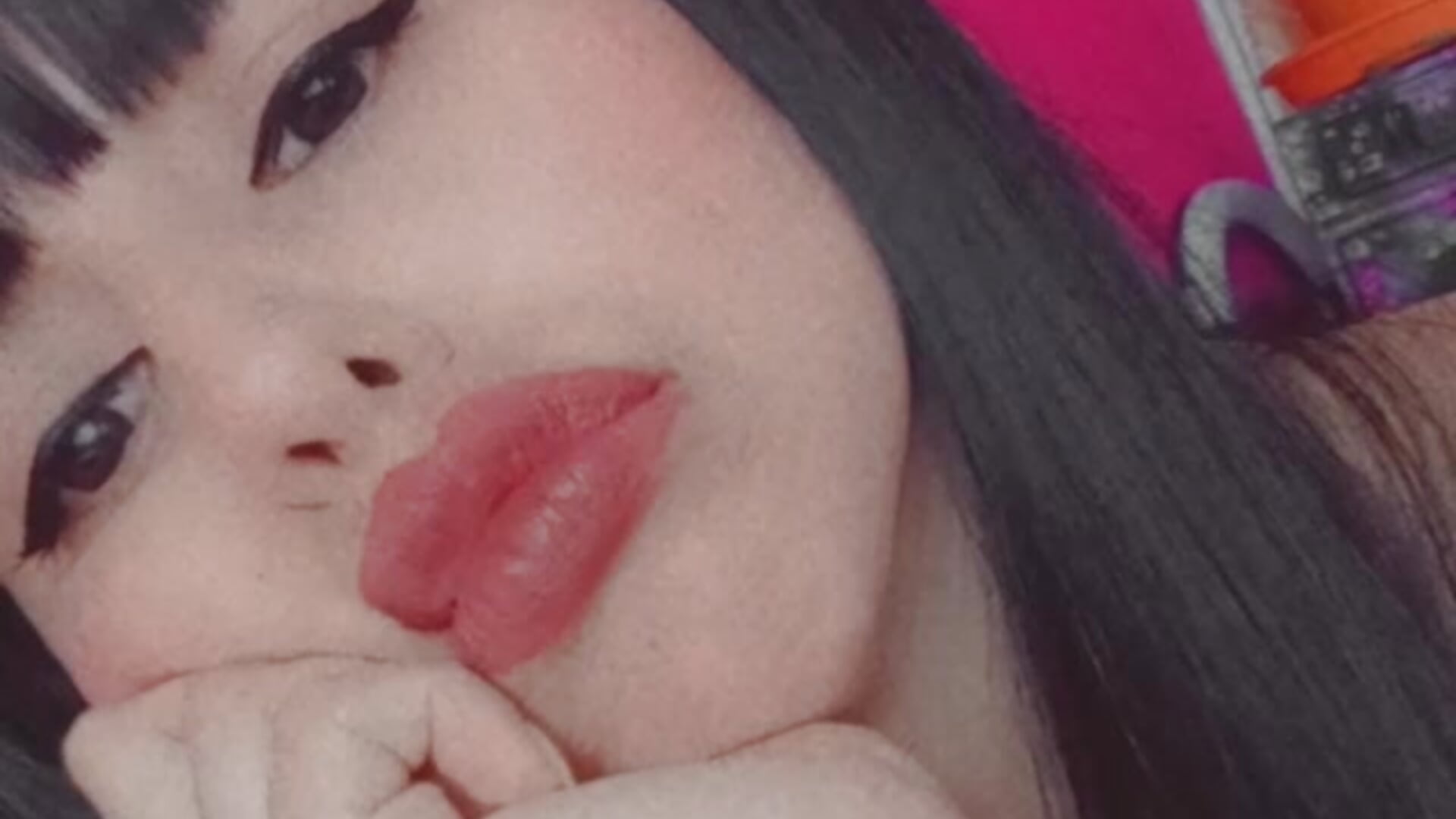 faces - video by chell_gh cam model