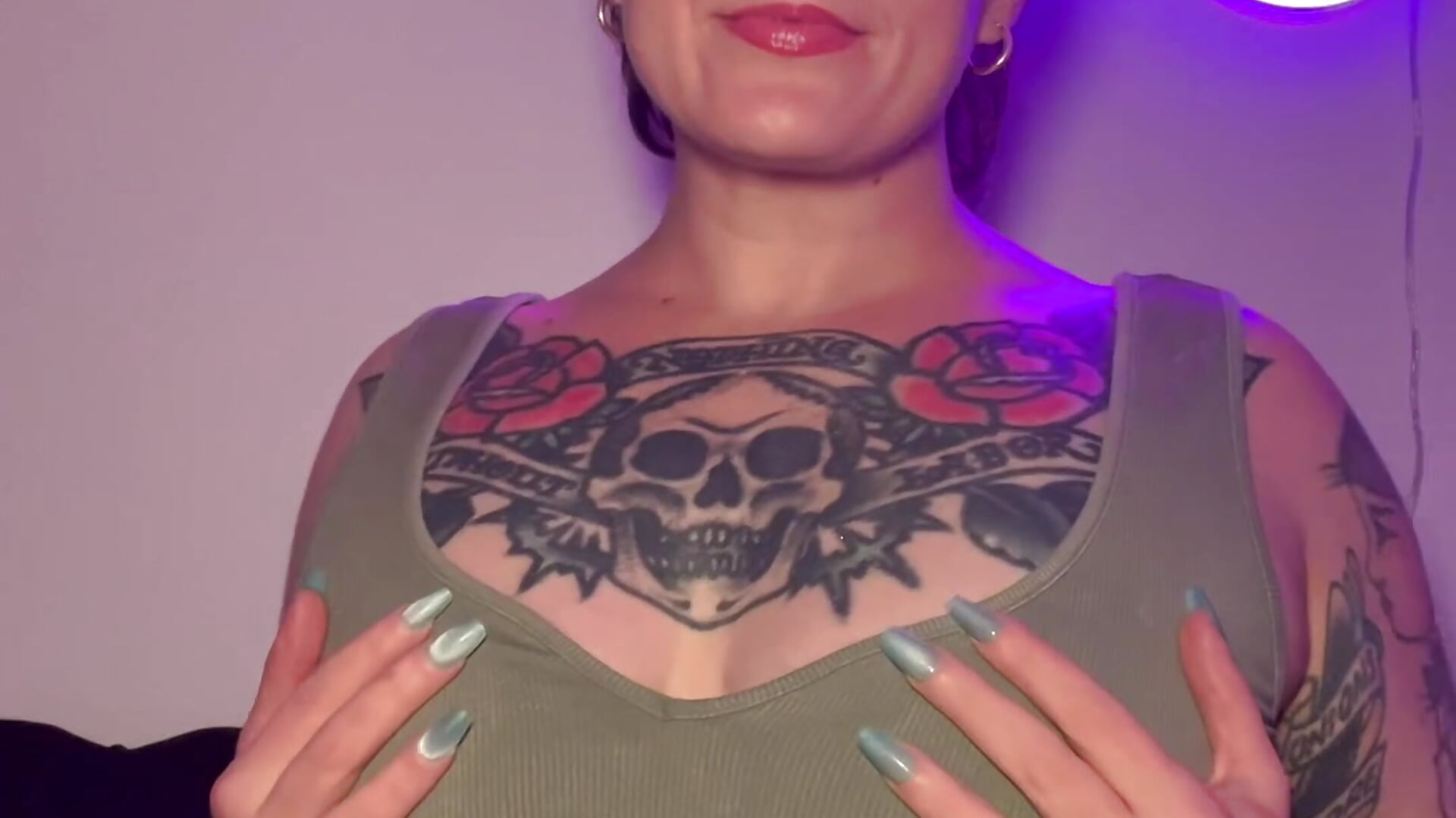 Angel or devil? - video by quinnmariexo cam model