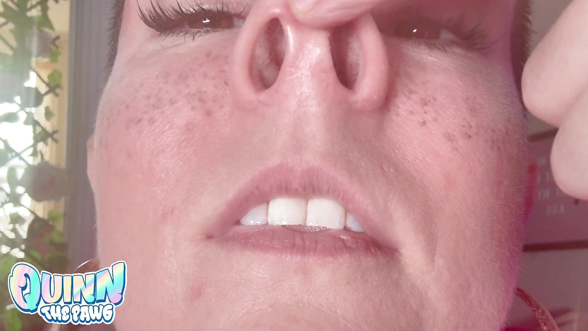 Face + mouth tour with nose play