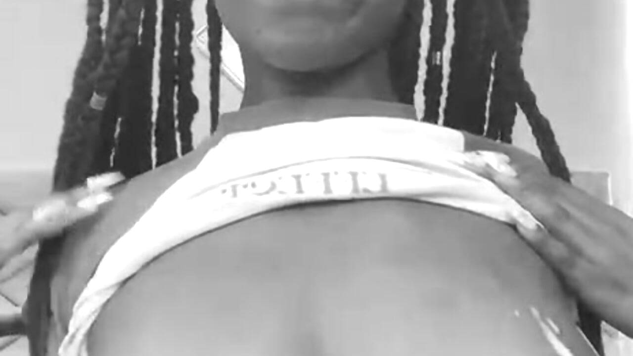 A dose of madness to close the week 🔥 - video van Raquel_jones cam-model