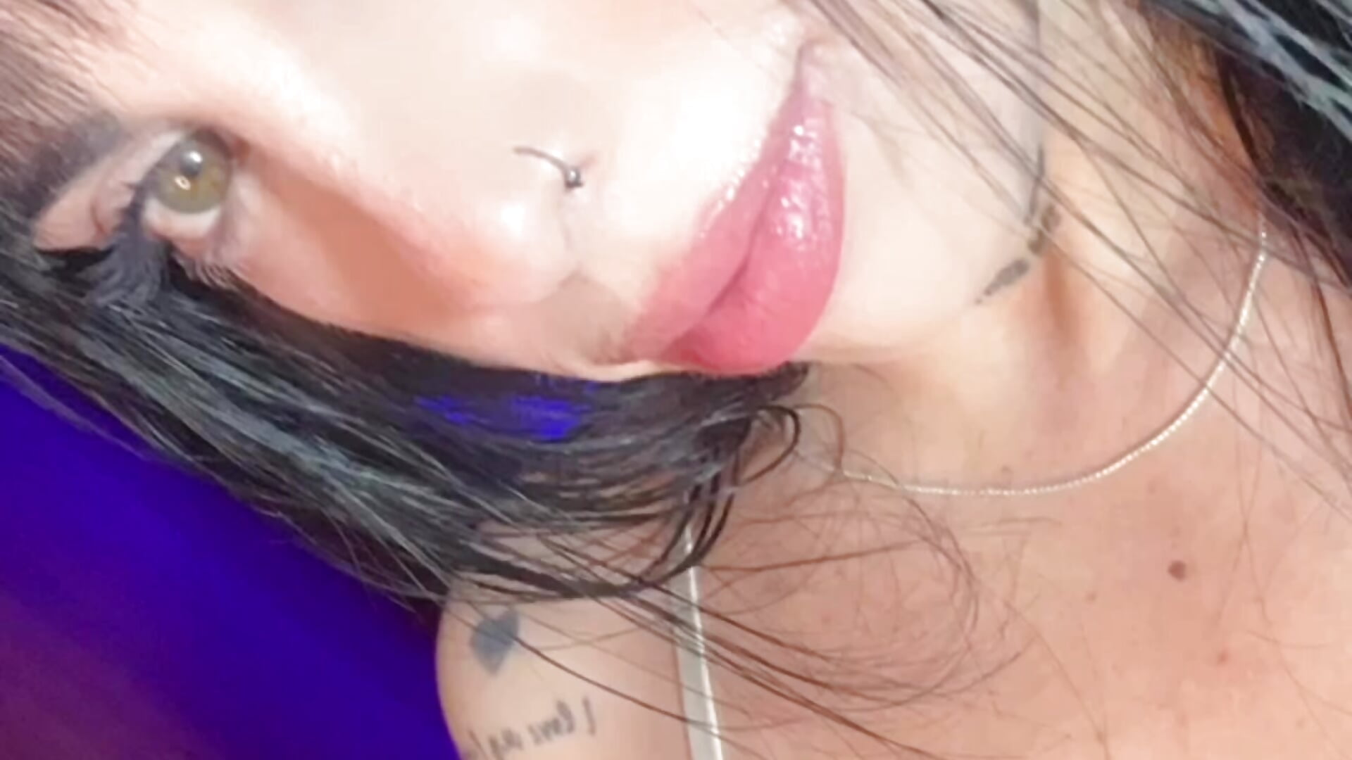 Look at me 😈 - video by violett_honney cam model