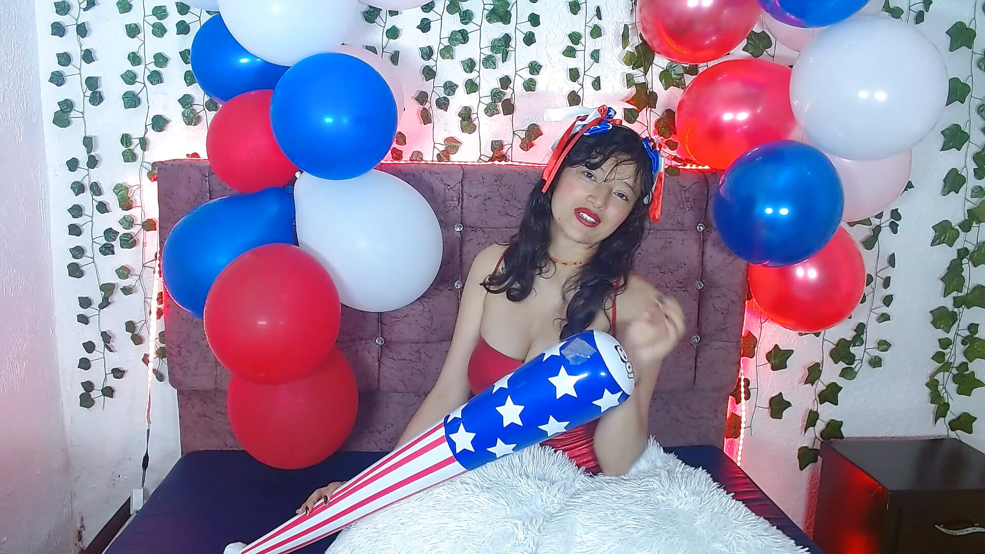 Happy Day - video by lunazulsj cam model