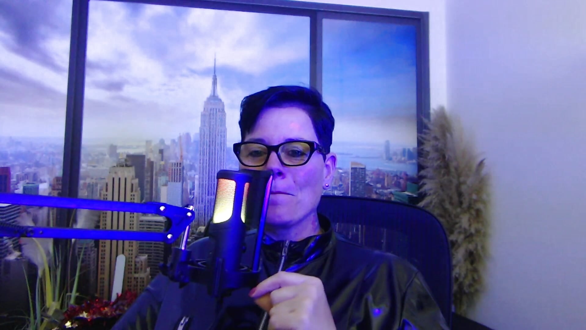 Oh mein Gott, wie winzig der Pillemann ist–whisper video (flüster Video) - video by ninarandmann cam model