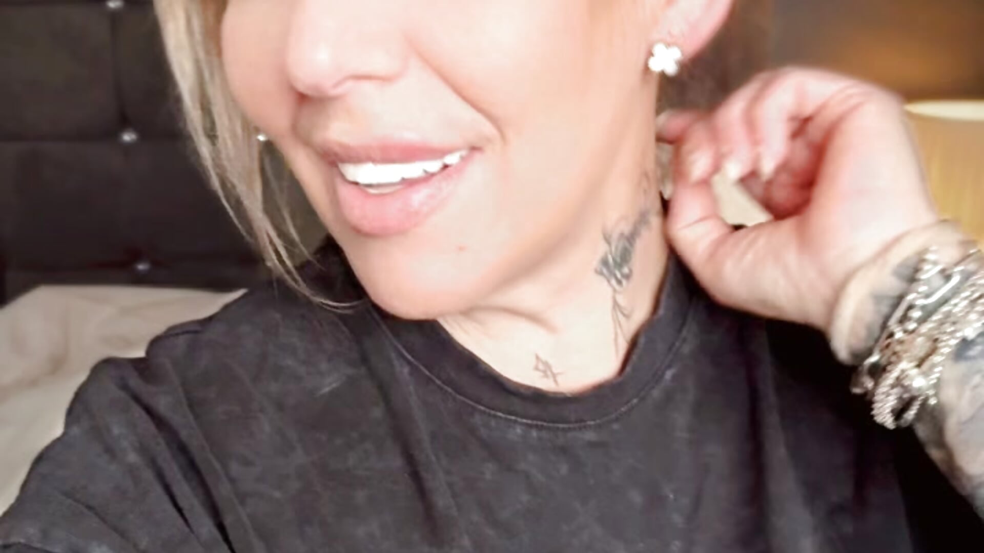 But off MJ - video by blondebitch2 cam model