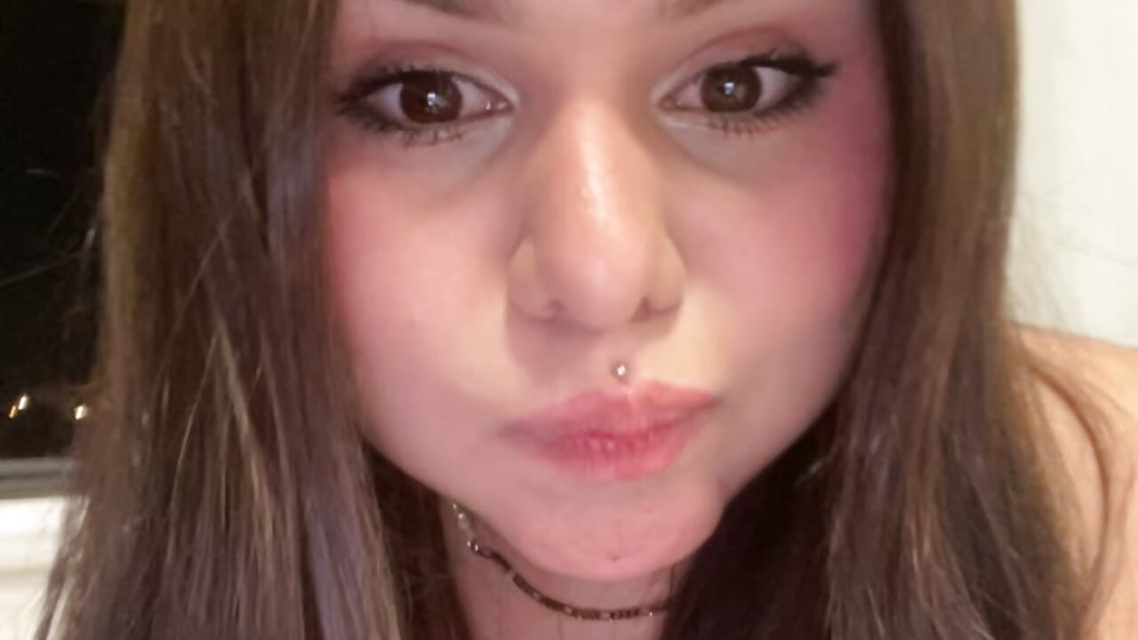 Baked as heel and judging people– BlazedPauX kameramodell videója